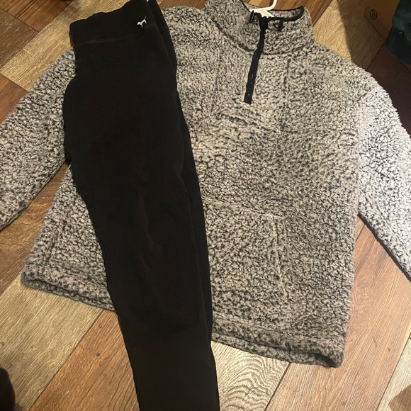 PINK Victoria's Secret Tops - Vs pink set